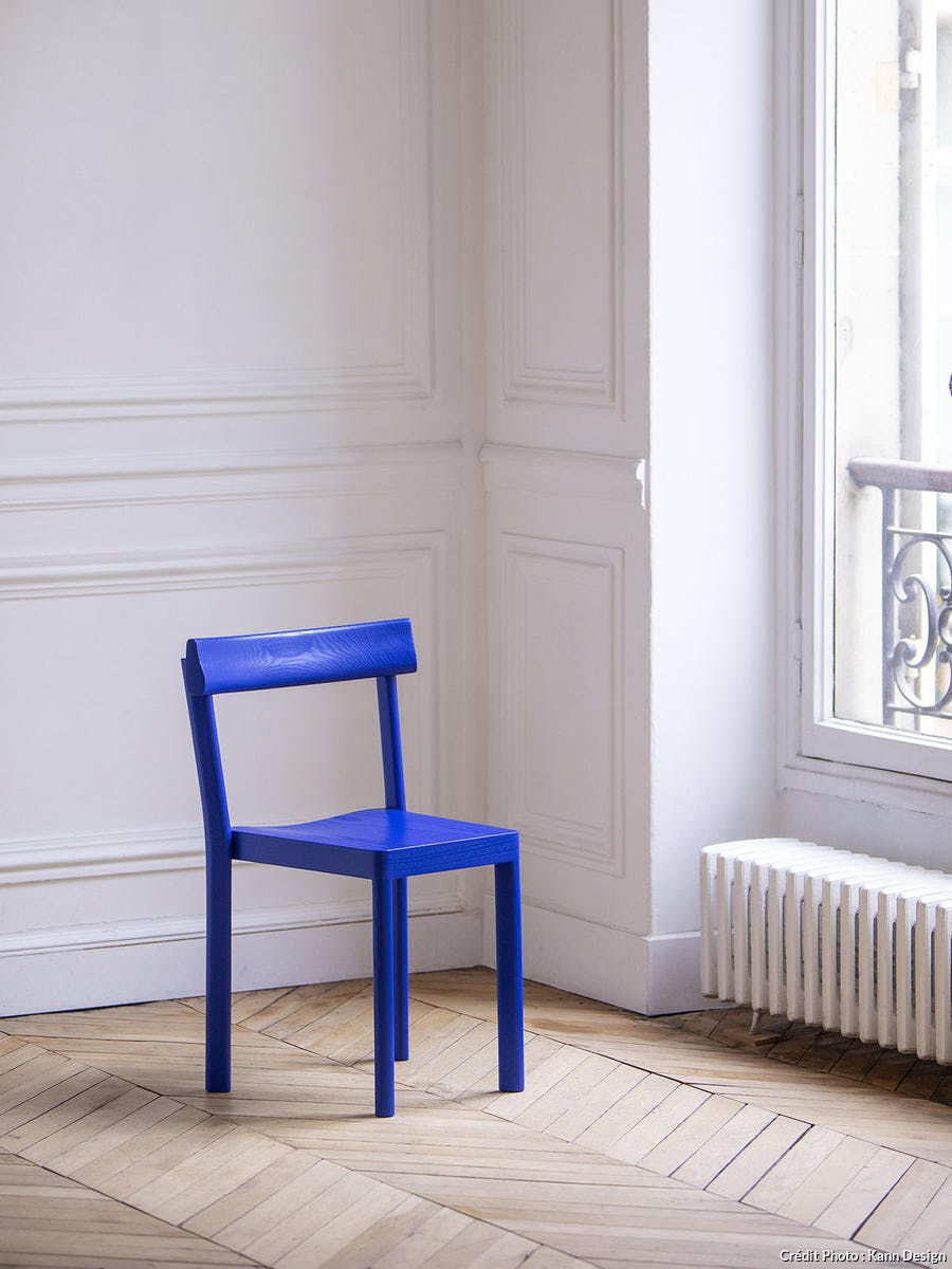 chaise design bleu klein