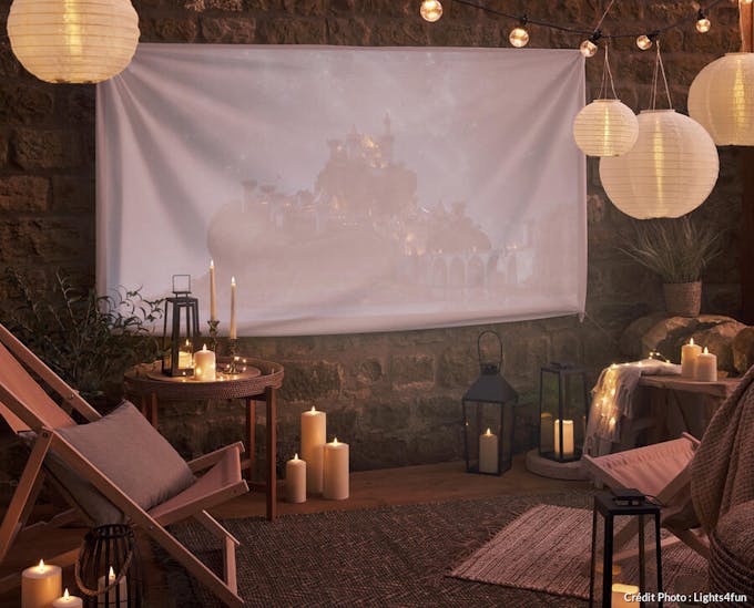Cinéma dans un jardin, à l'ambiance ultra cocooning