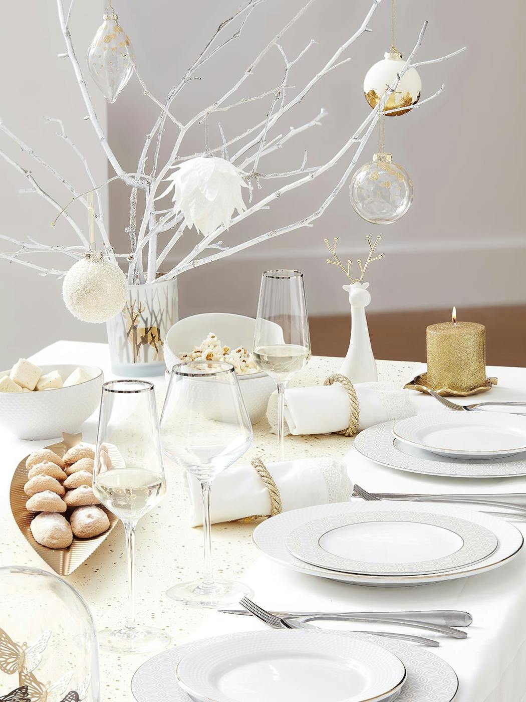 Déco de table : 5 idées créatives pour une table dorée à Noël