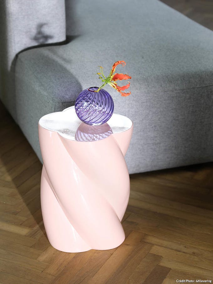 vase en verre violet