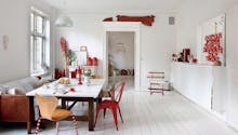 Un appartement en rouge et blanc à Copenhague