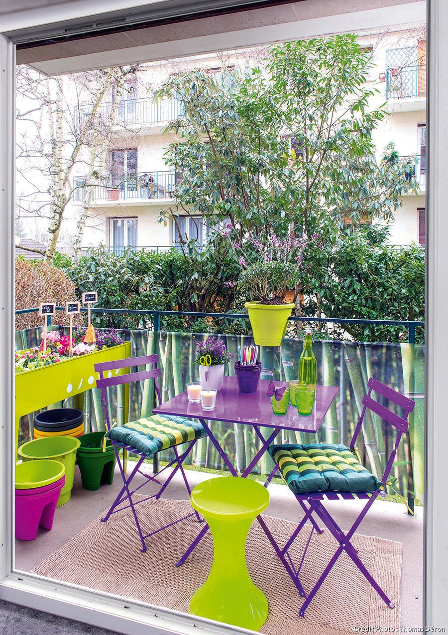 Le balcon version jardin et couleurs pops