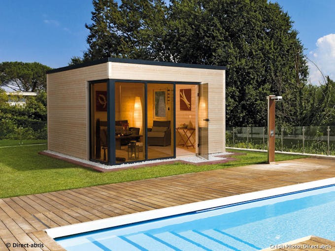 Mini pool house 