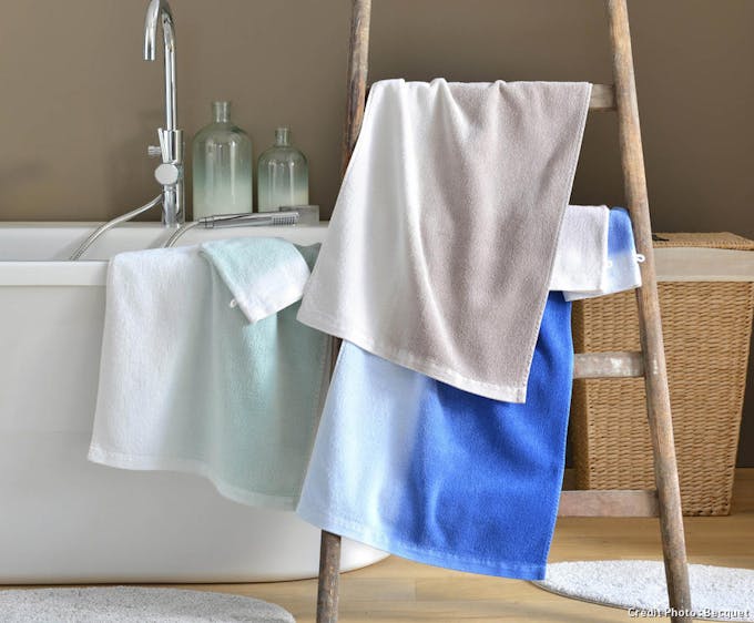 Serviettes de bain Becquet, colorées façon tie and dye