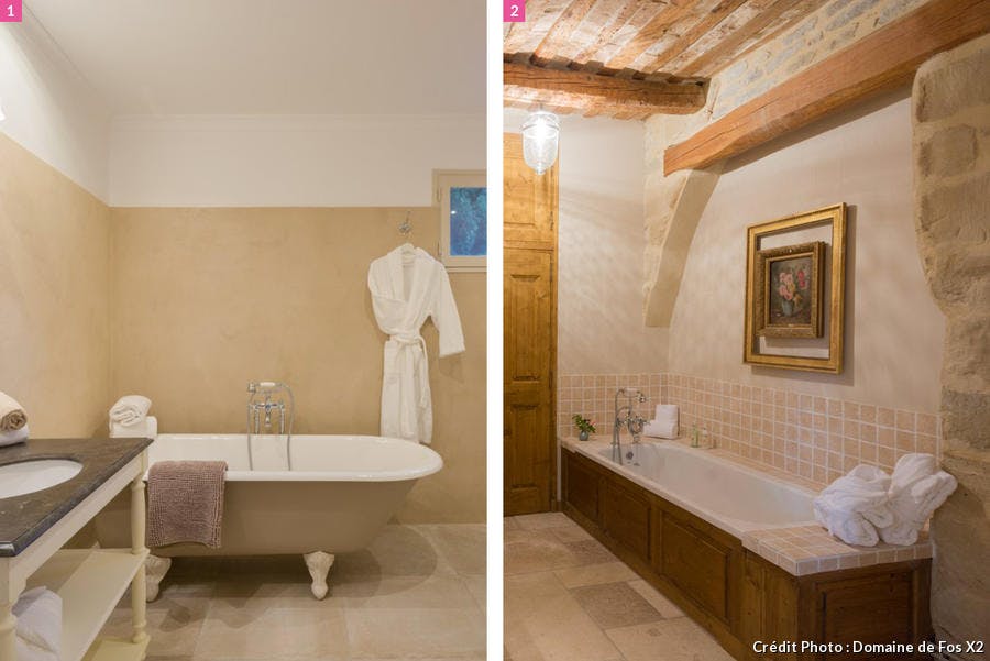 Les salles de bains sont empreintes de caractère : bois et pierres du pays