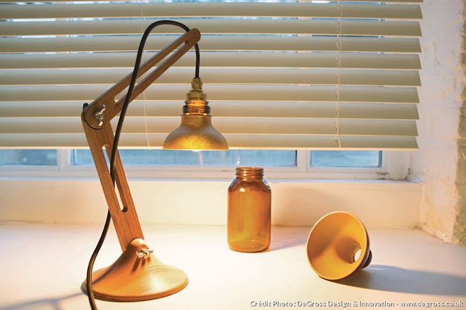 mcr-recycler-emballages-bouteille-luminaire.jpg