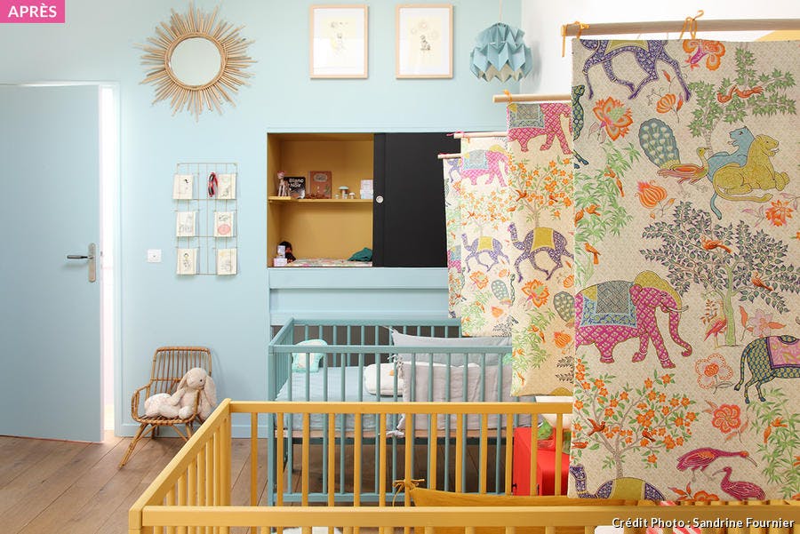 Chambre pour deux enfants aménagée et décorée façon vintage