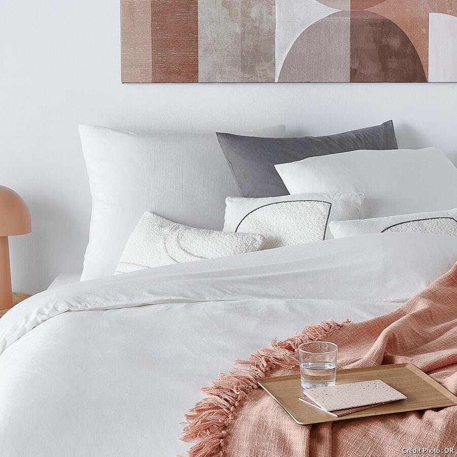 Draps de lit et taies d'oreiller blanc