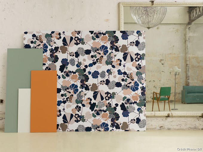 La collection de papier peint forestine, présentée sous forme de mood board XXL avec ses couleurs assorties 
