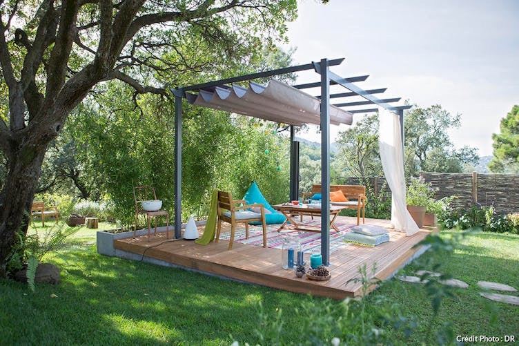 Transformez votre terrasse et jardin avec notre pergola en toile adossée