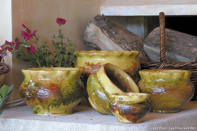 La toute première collection de poteries en jaspé.