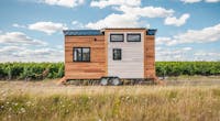 La Tiny house : une maison sur roulettes compacte et écologique
