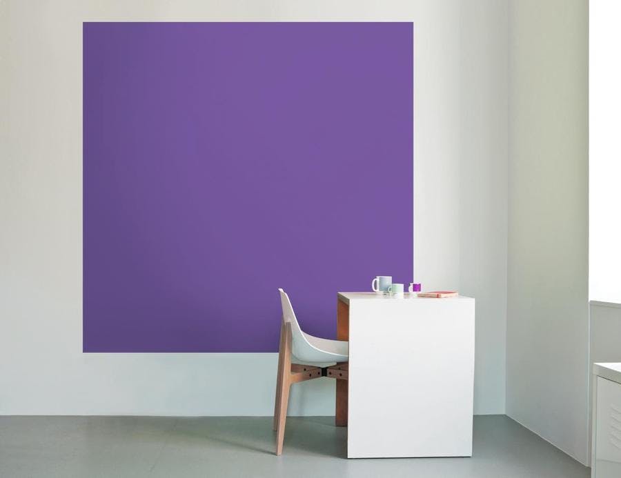 Mur peint en violet 