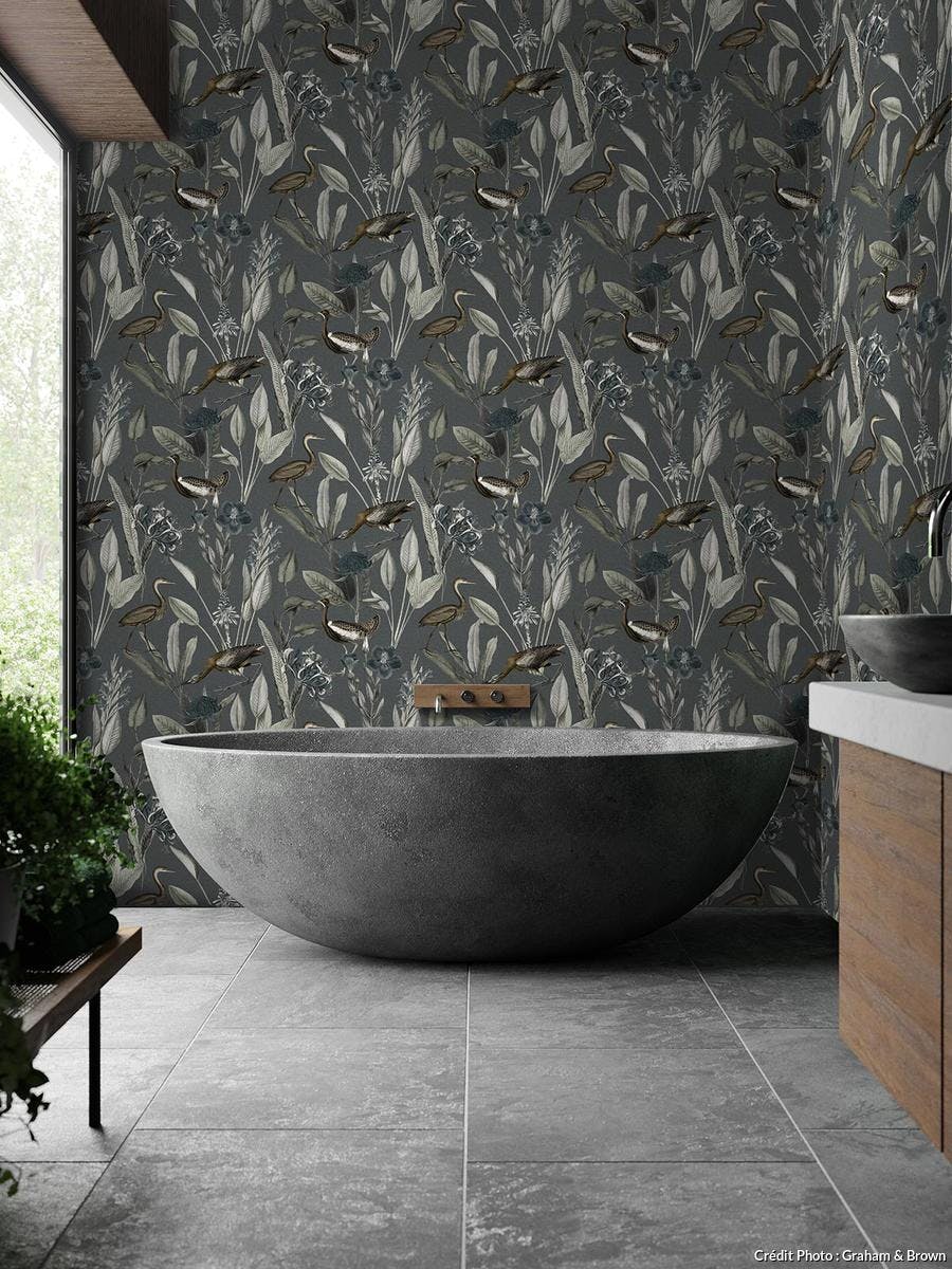 salle de bains cosy papier peint gris