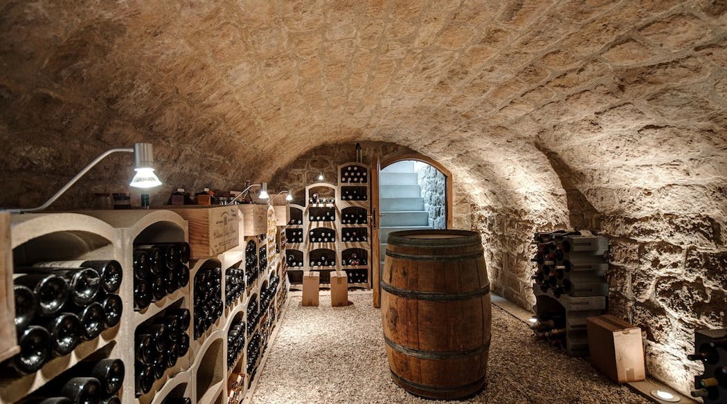 une cave à vin en sous-sol
