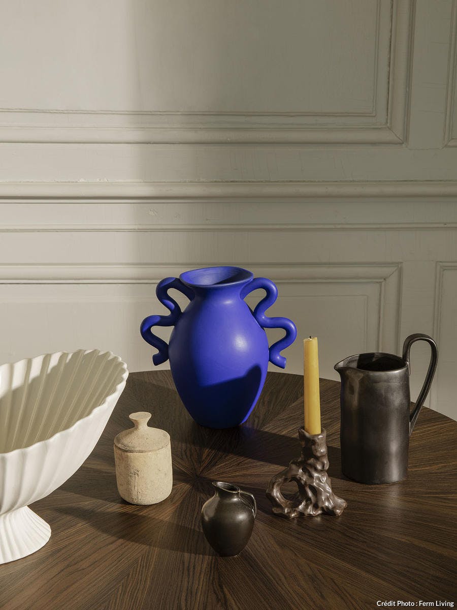 vase arty bleu klein