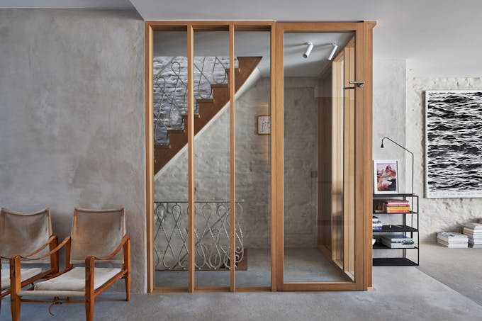Escalier avec cadre en bois