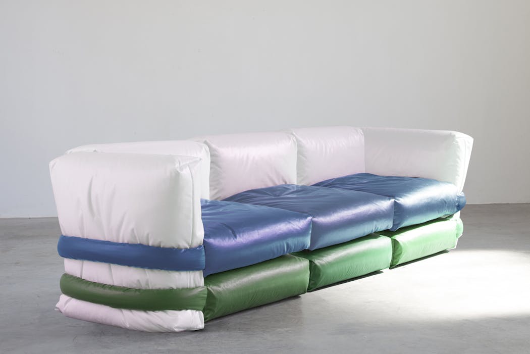 sofa bleu blanc vert