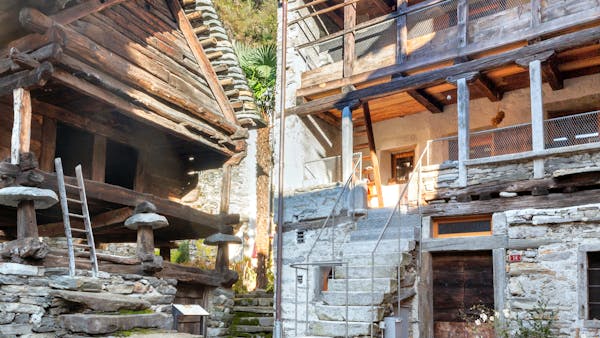 Une maison vieille de 500 ans éco rénovée en Suisse…
