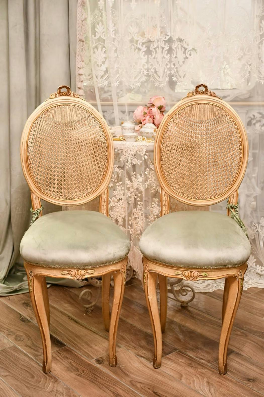 FaggianisAntique sur Etsy - Paire de chaises néoclassiques